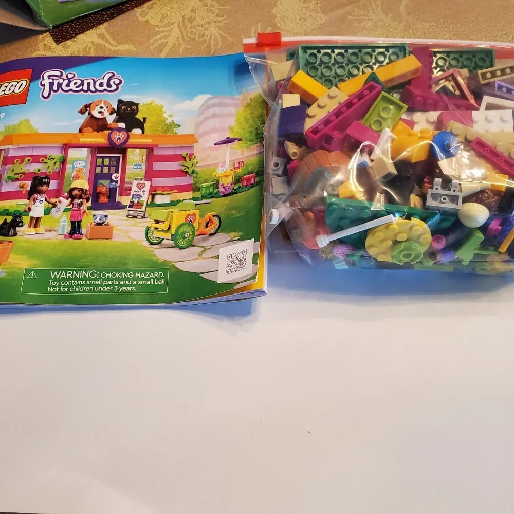 Lego 41699 Friends- Pet-Adoption Cafe 192 Pieces Building Toy Kit Set.